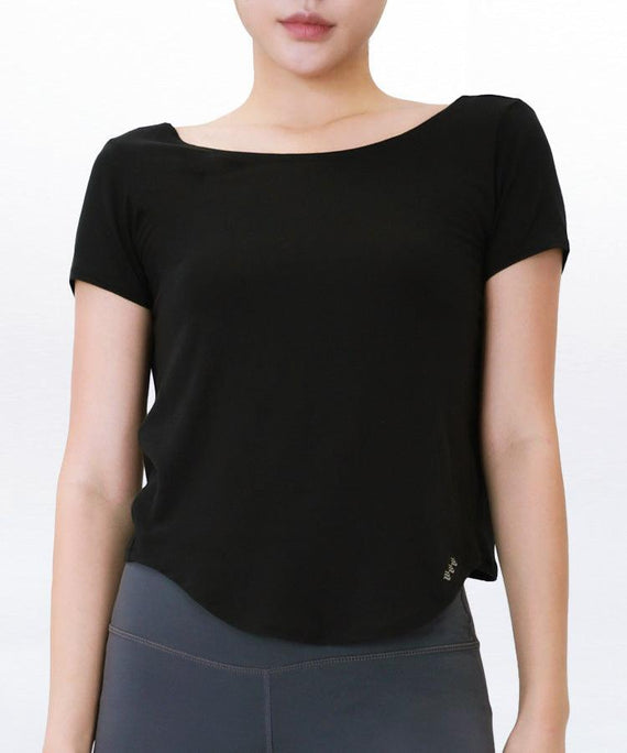 WaveWear black breathable gym shirt for women with short sleeves and relaxed fit